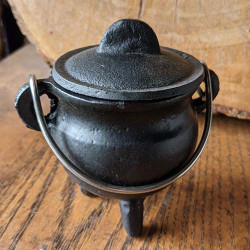 Cast Iron Mini Cauldron 3" Cast Iron Mini Cauldron 3"