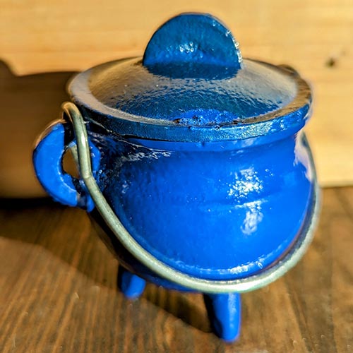 Cast Iron Cauldron- BLUE Cast Iron Cauldron- BLUE